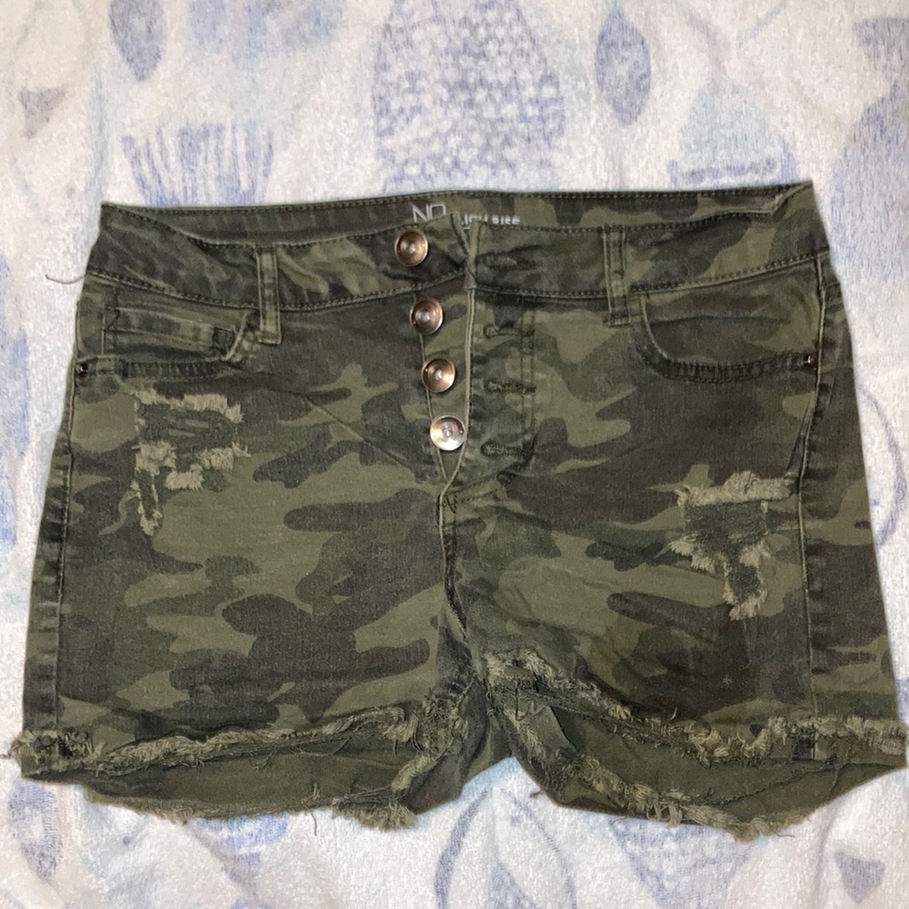 No Boundaries shorts